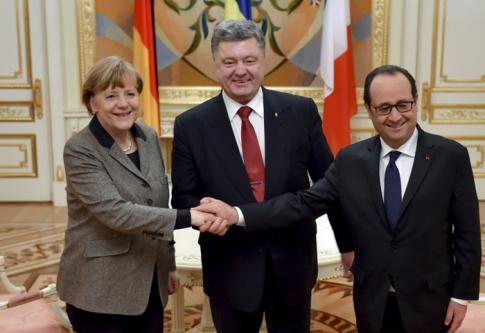Angela merkel petro porochenko et francois hollande a kiev le 5 fevrier 2015 afp